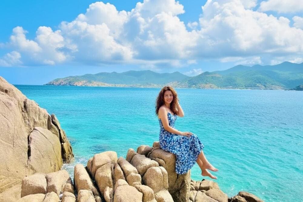 Check-in, ngắm cảnh tại h&ograve;n Hai Bờ Đập